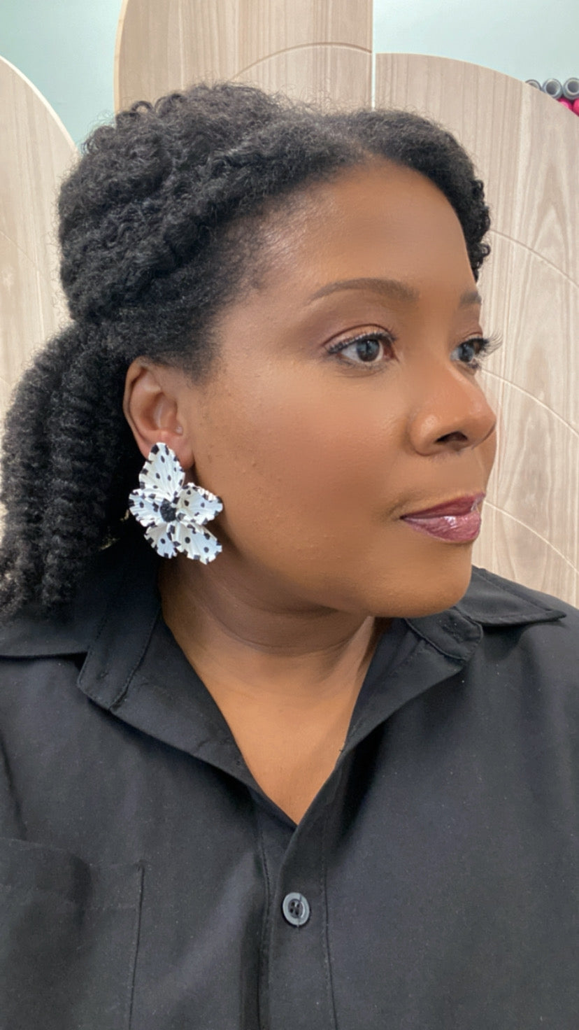 Black+White Dot Bloom Stud 2