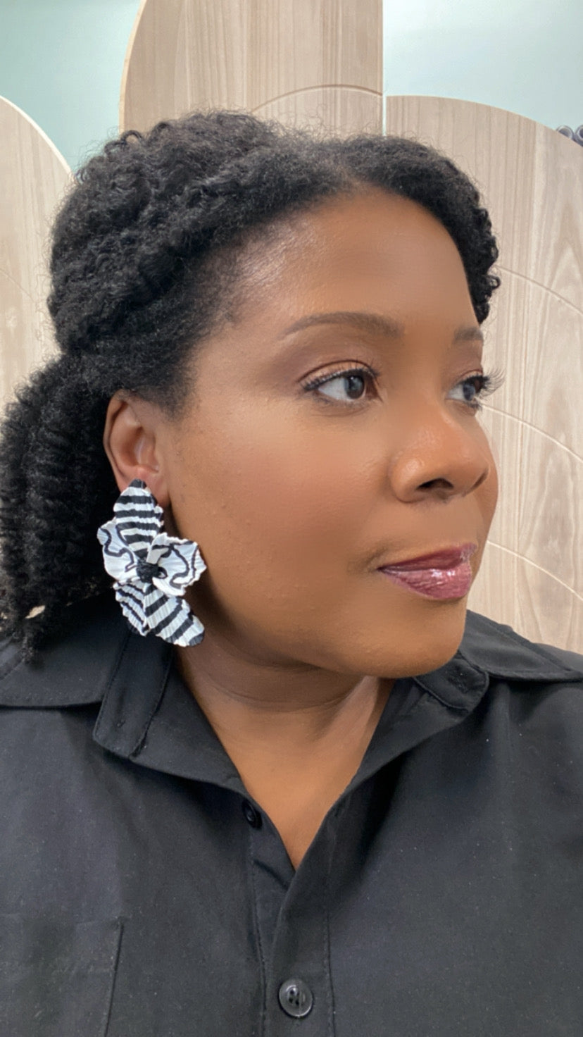 Large Black+White Stripe/Swirl Bloom Stud 2