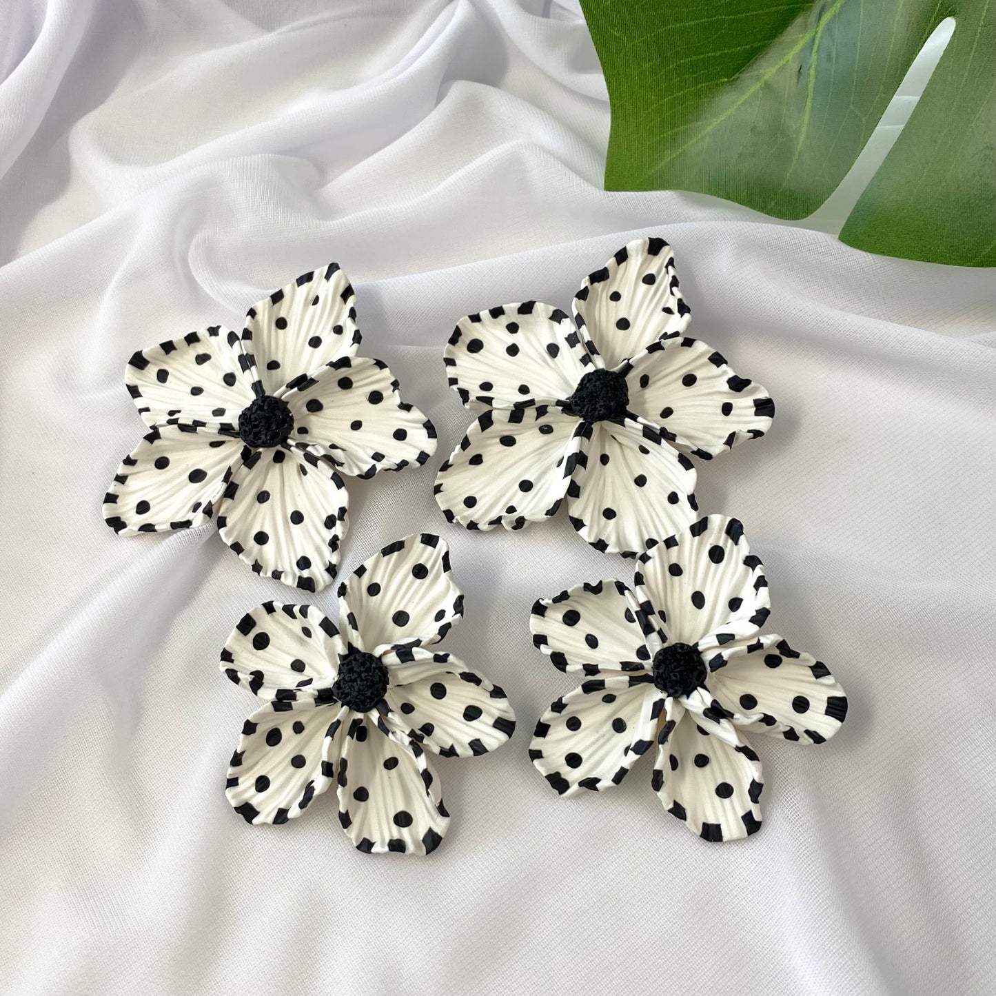 Black+White Dot Bloom Stud 2
