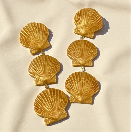 Gold Clam Shell Dangle