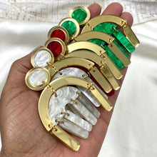 Load image into Gallery viewer, Gold &amp; Pearl Daylin Arch Dangle
